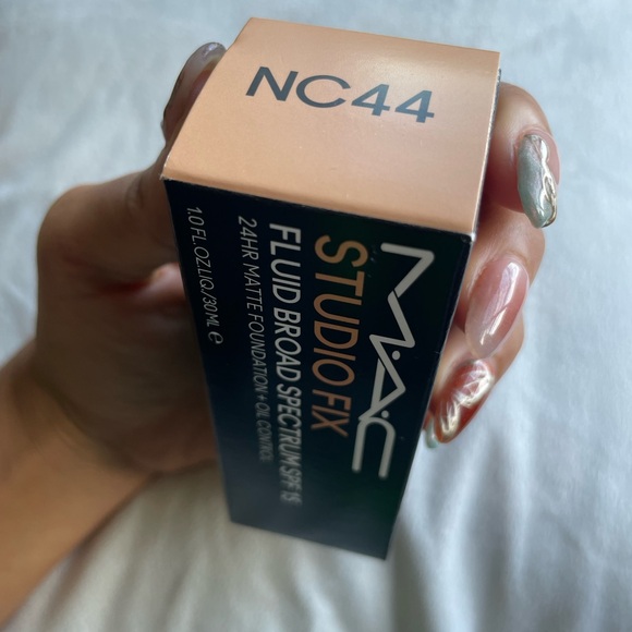 Mac Studio fix foundation - Picture 2 of 5